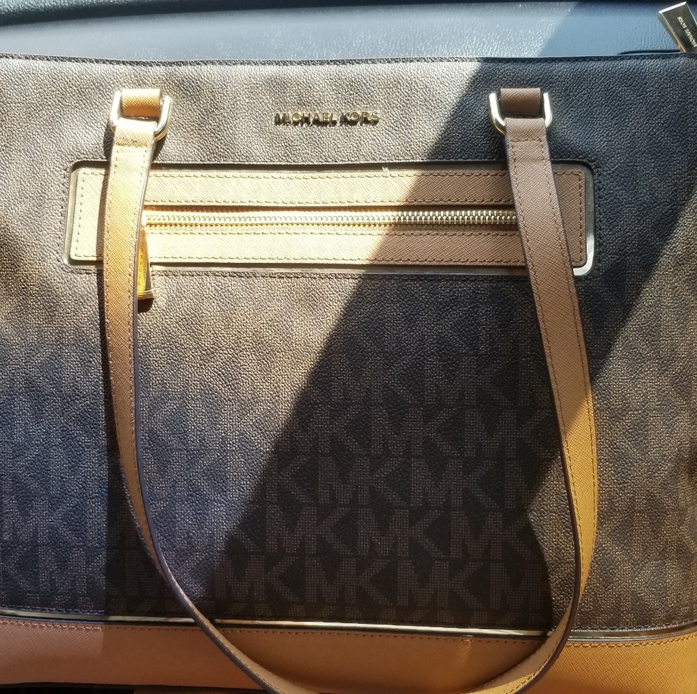 Michael Kors Signature Brown